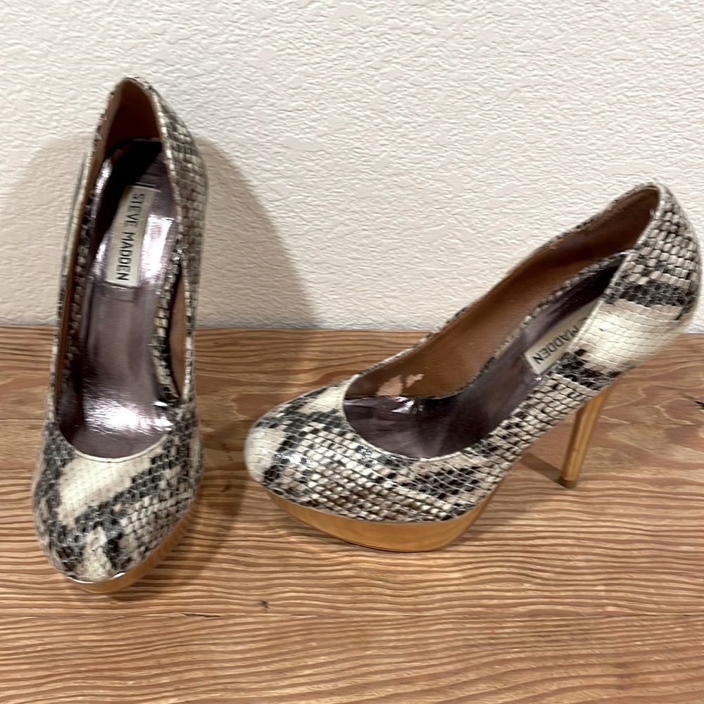 Heels by Steve Madden. Size 7
